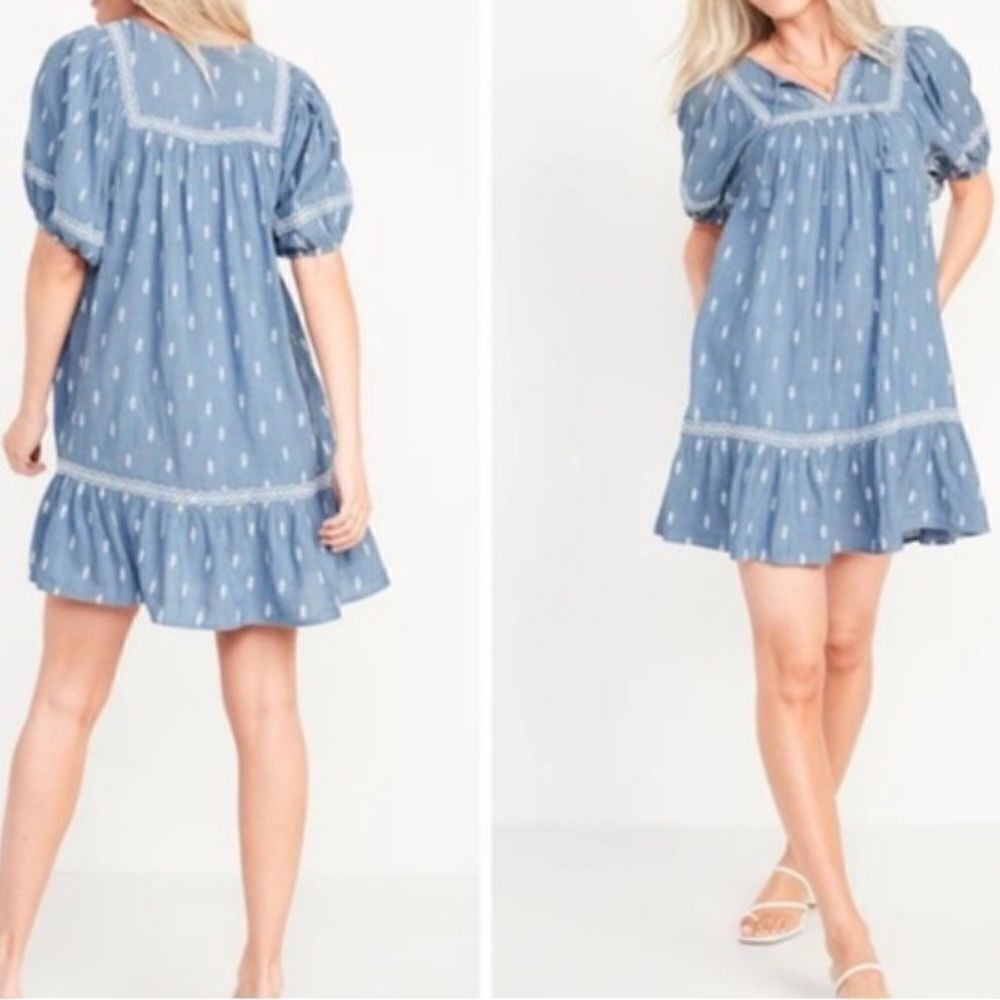 Old Navy Puff-Sleeve Split-Neck Embroidered Mini Swing Dress in Size Large